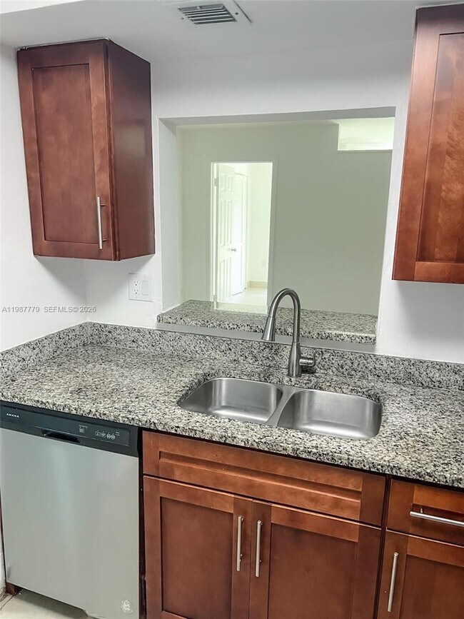 Foto del edificio - 3610 NW 21st St