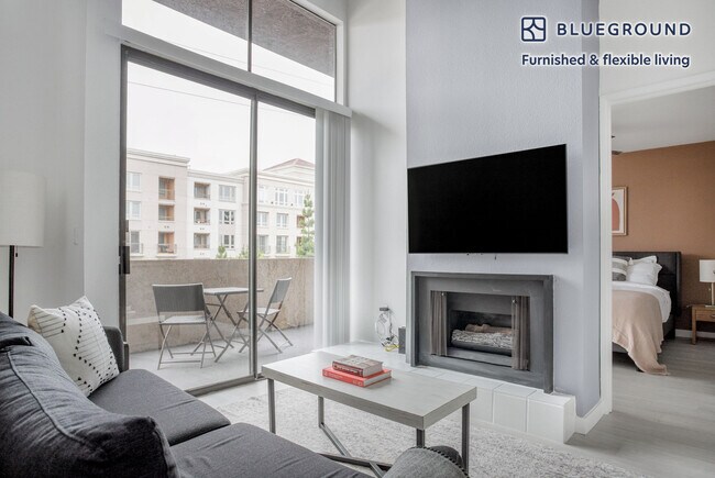Foto del edificio - 12435 W Jefferson Blvd