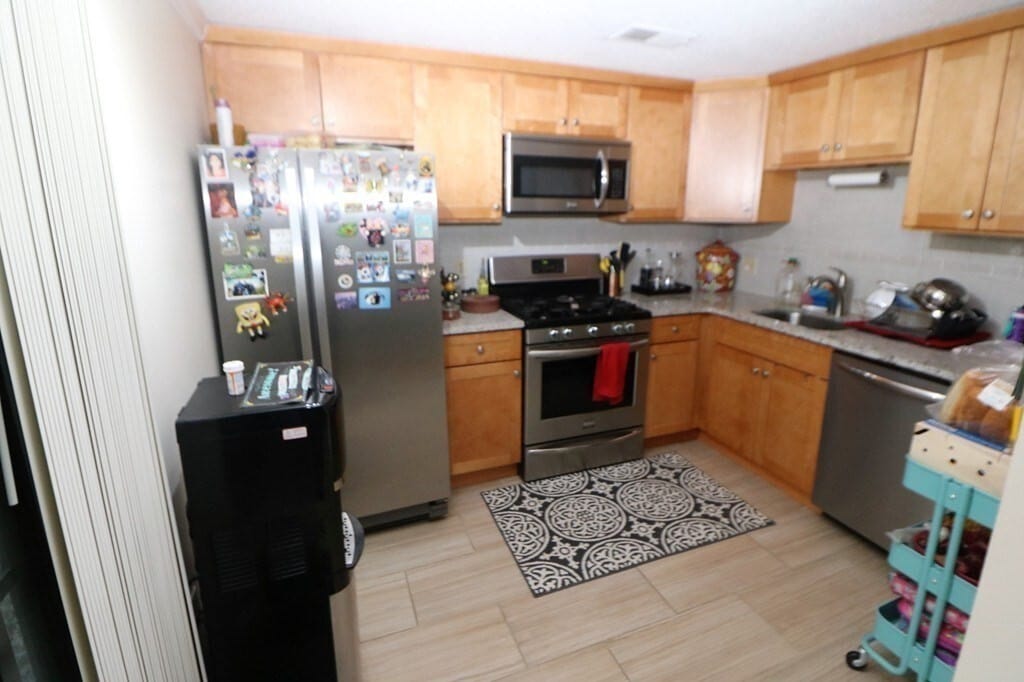 295 W Wyoming Ave Unit 8c, Stoneham, MA 02180 Condo for Rent in