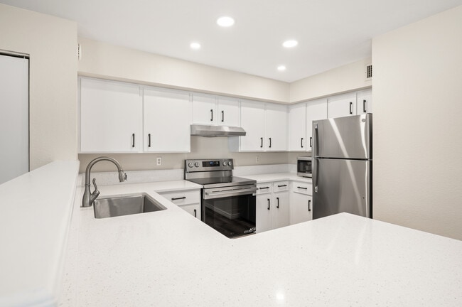 Building Photo - 281 S Zinnia Way
