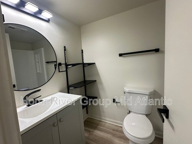 Foto del edificio - 5810 Cove Landing Rd