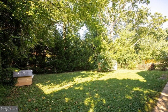 Building Photo - 5915 Ryland Dr