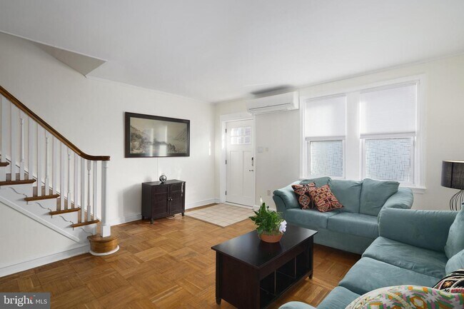 Building Photo - 5945 Jannette St