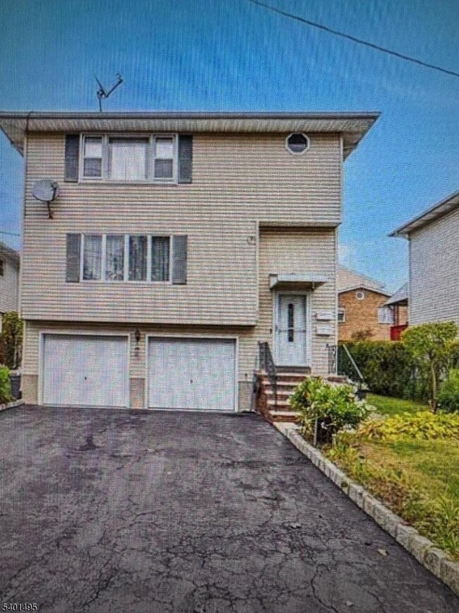 Building Photo - 518 Palisade Ave