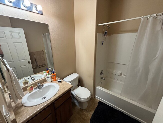 Foto del edificio - 10993 Birch Creek Rd
