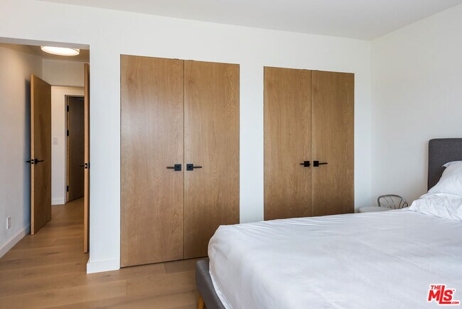 Foto del edificio - 3375 Foothill Rd