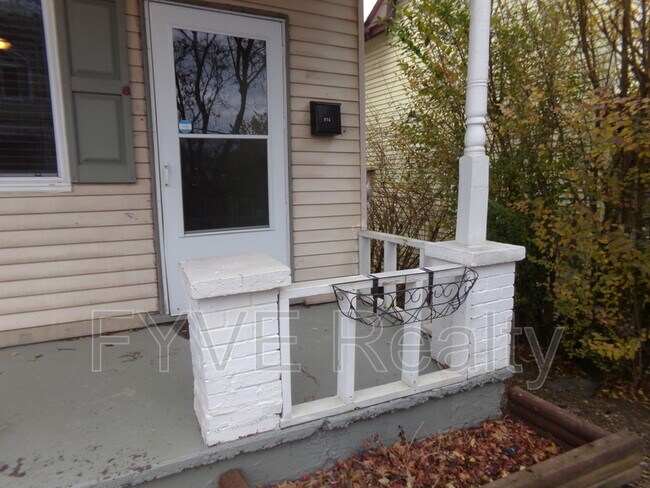 Building Photo - 375 Copperfield Ave