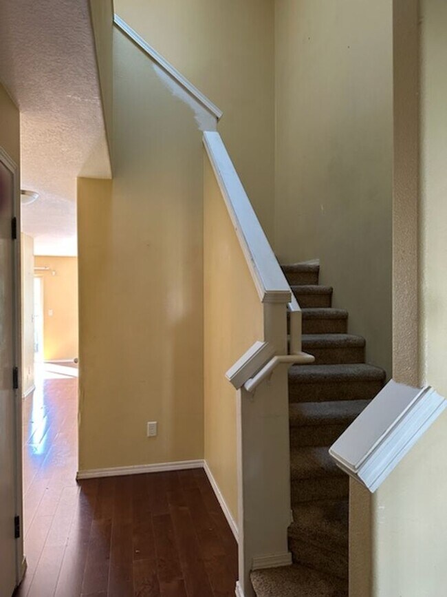 Building Photo - Powellhurst Gilbert Townhouse