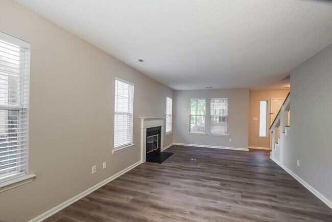 Foto del edificio - 3033 Oakcroft Dr