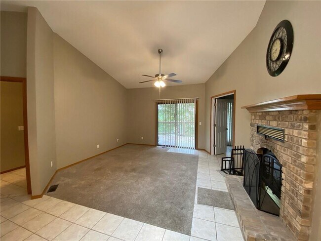 Building Photo - 64 Buckingham Dr