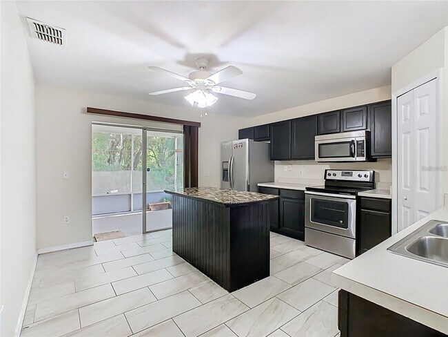 Building Photo - 3952 Warbler Dr