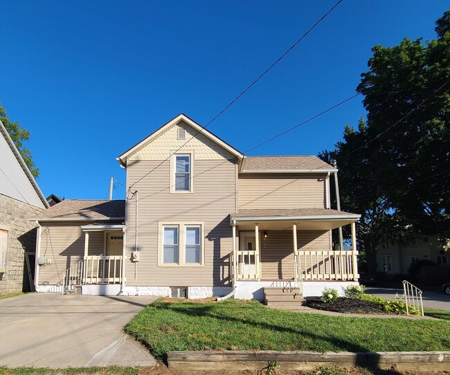 Building Photo - 1021 Dearborn St