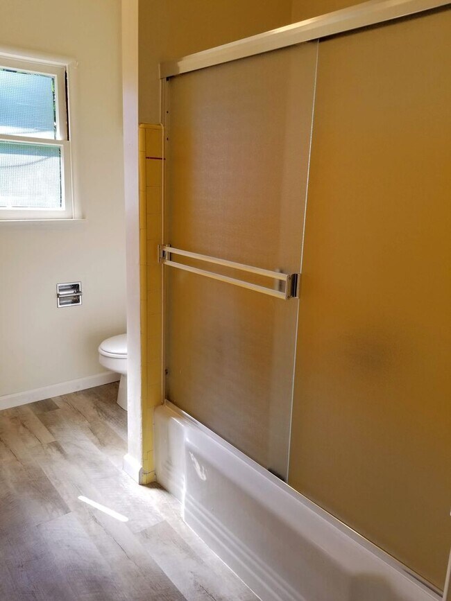 Building Photo - 1027 Buchon St