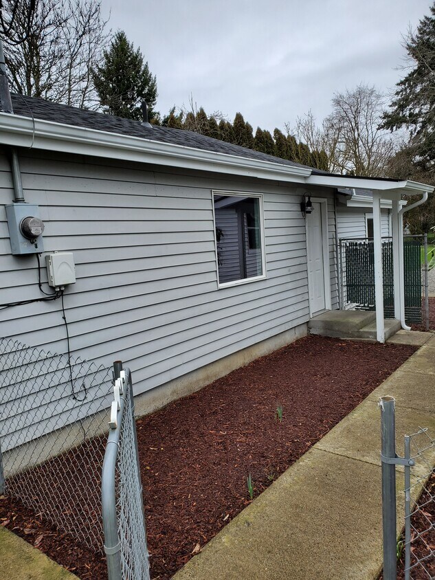 Primary Photo - 12908 NE 76th St