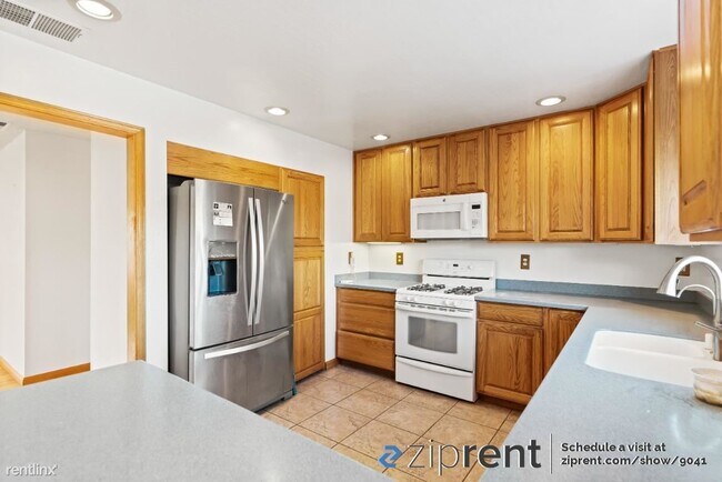 Building Photo - 4 br, 2 bath House - 5034 Bronte Court, Fr...
