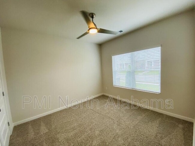 Building Photo - 408 Edgebrook Dr