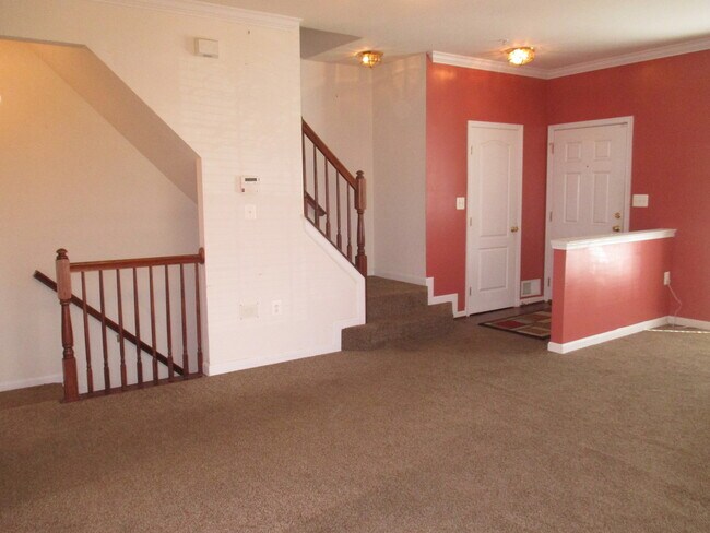 Building Photo - Gorgeous 3BR/3.5BA EOG Townhome in Brandyw...