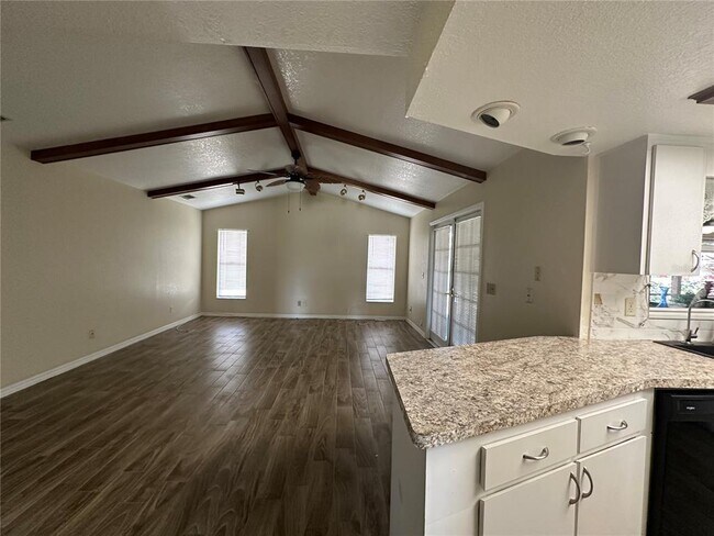 Building Photo - 1023 Redbud Cir