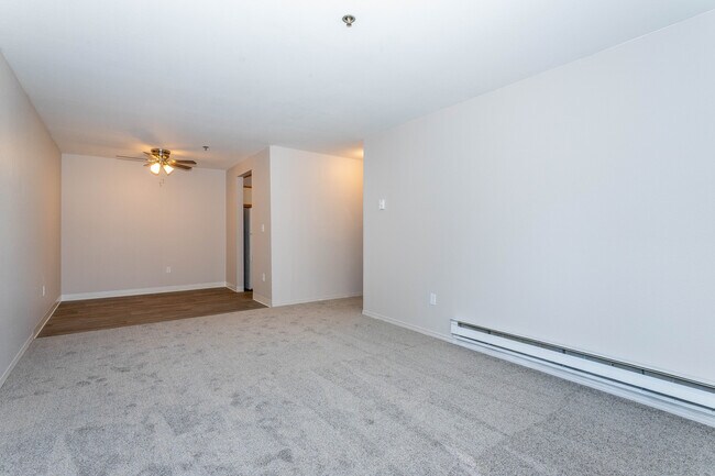 Foto del edificio - One and Two Bedroom Apartment Homes in Fed...