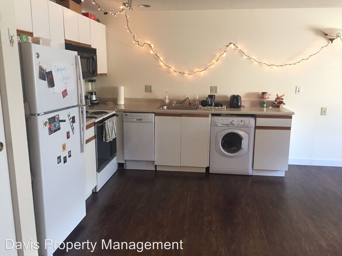 Foto principal - 6500 24th Ave NW