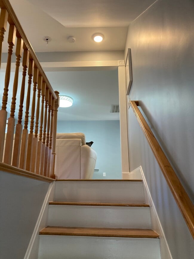 Photo - 16 Aberdeen Ave Townhome