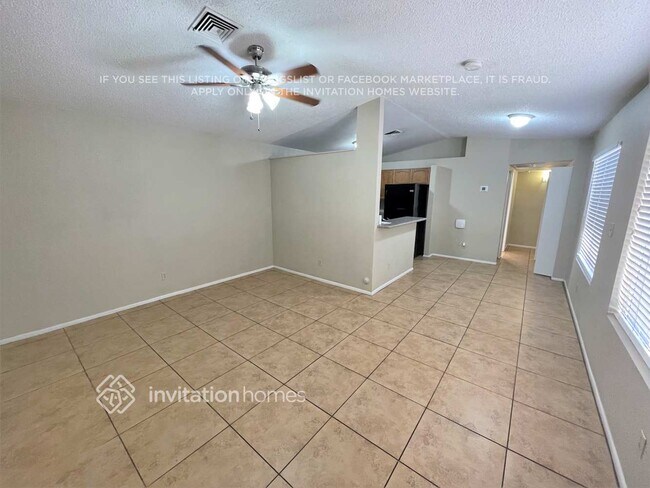 Foto del edificio - 16026 S Catalina St