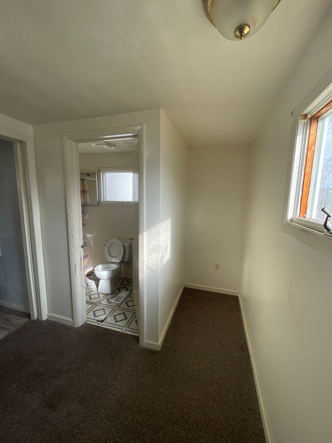 Building Photo - 369 Stambaugh Ave