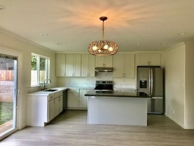 Foto del edificio - Beautiful 5/3.2 custom home in Kaneohe!