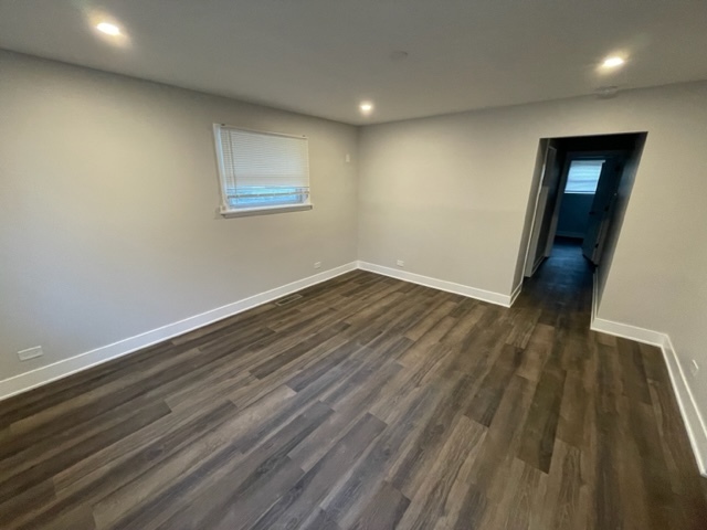 Foto del edificio - 14724 Dobson Ave