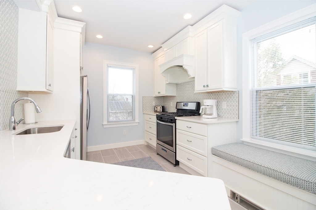 Foto principal - 141 Adams St