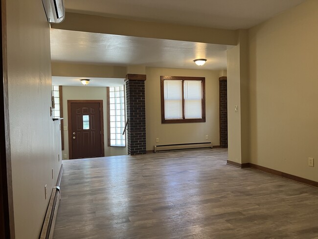 Building Photo - 3746 S Clement Ave