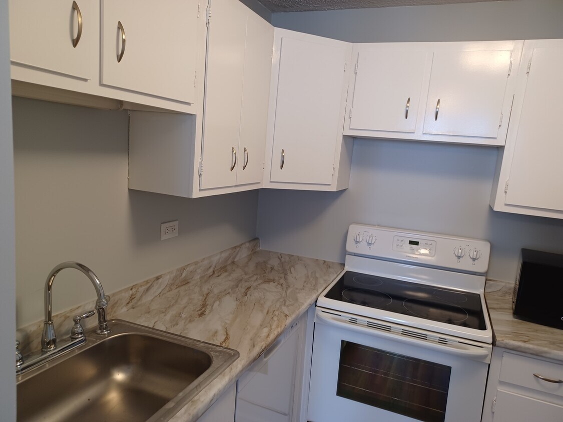 Foto del edificio - 5100 N Marine Dr