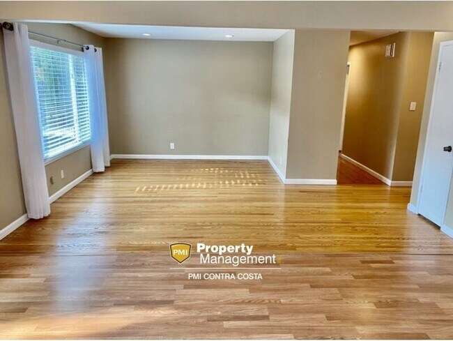 Building Photo - 2123 Elderwood Dr
