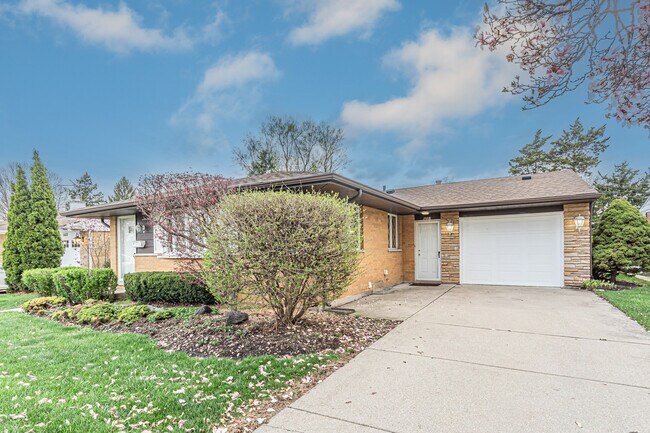Building Photo - 650 Patricia Ln