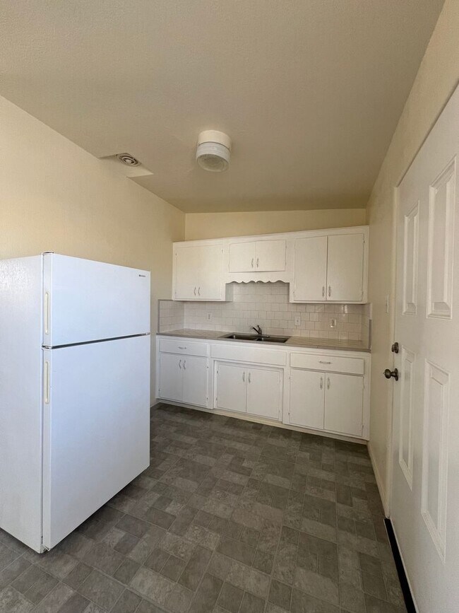 Building Photo - P408