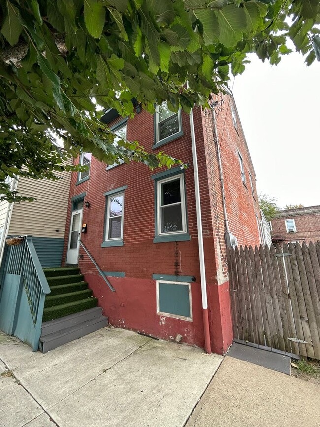 Building Photo - 21 Bellevue Ave