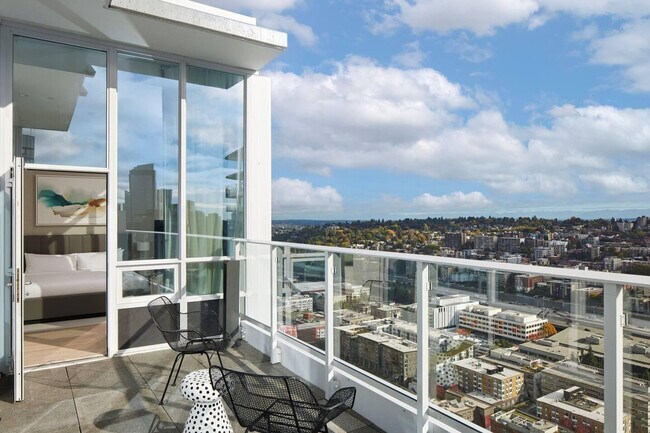 Foto del edificio - 100 Fairview Ave N