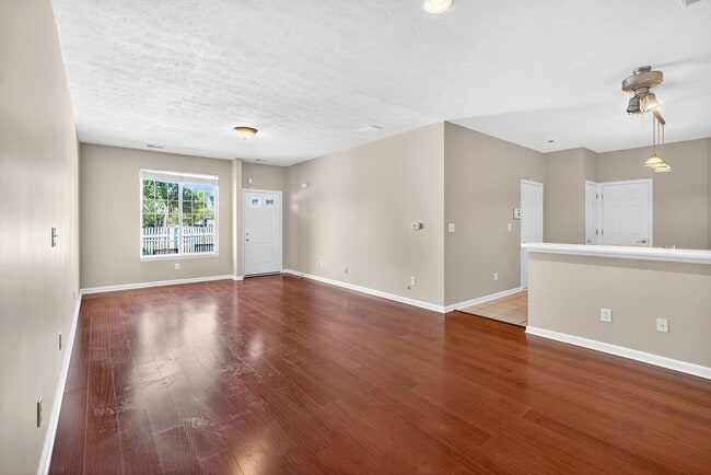 Building Photo - Charming Fishers Condo – Move-In Ready
