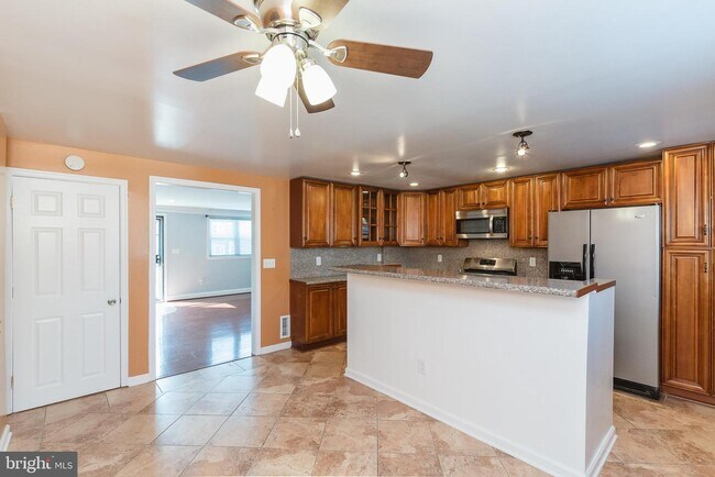 Building Photo - 4810 Bowland Ave