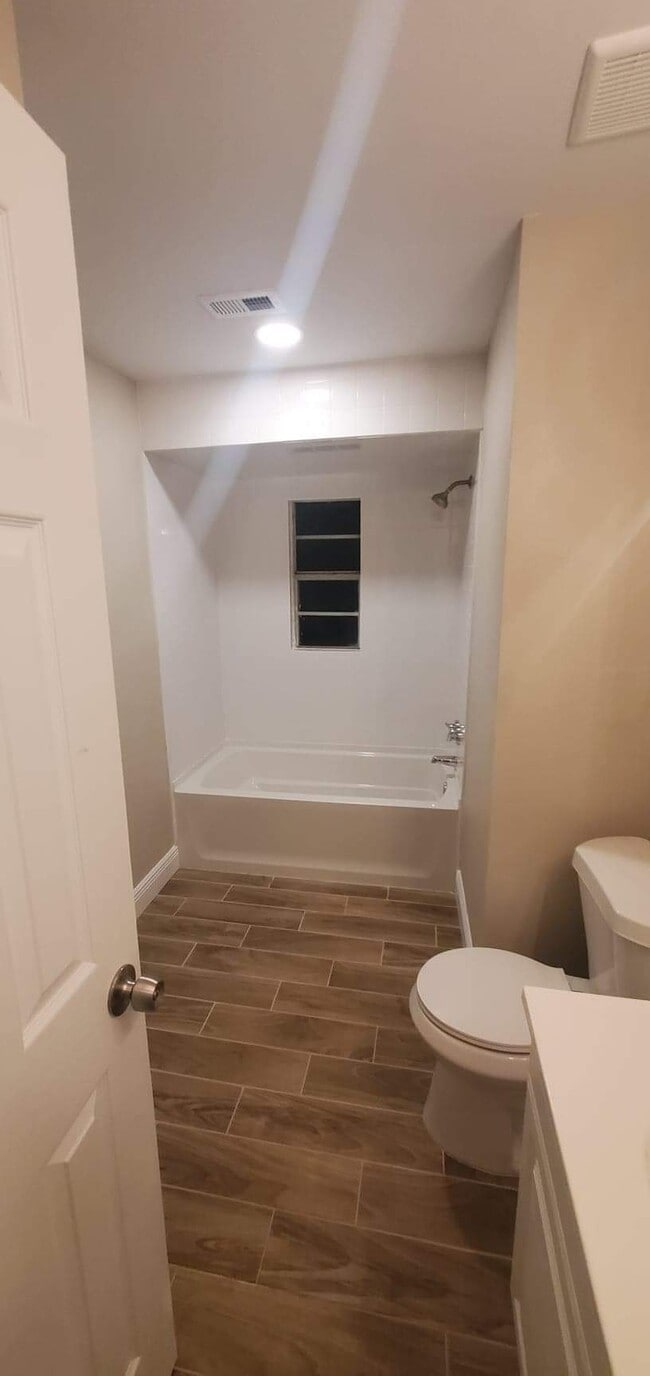 Building Photo - 4520 Royal Elm Dr