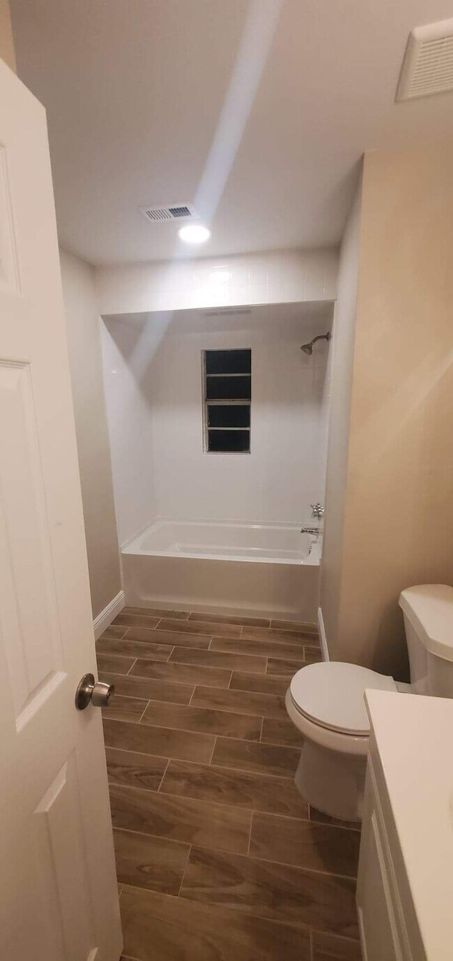 Foto del edificio - 4520 Royal Elm Dr