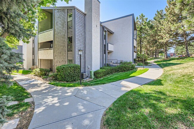 Building Photo - "Charming 1-Bedroom 1-Bathroom Unit in Bea...