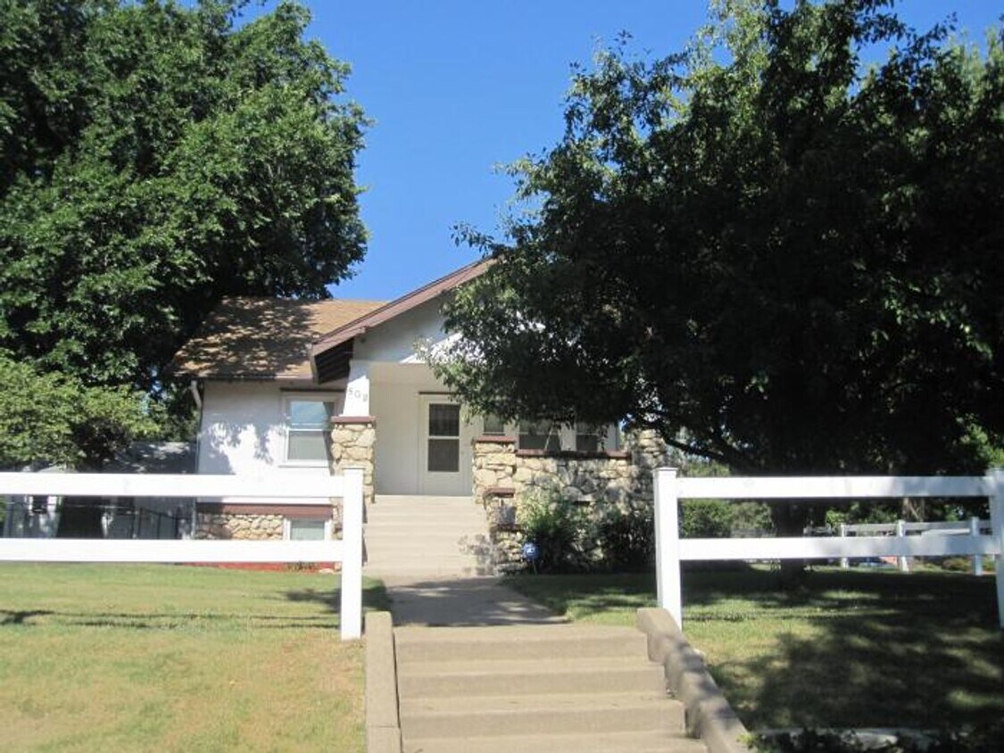 Foto principal - 802 S Adams St