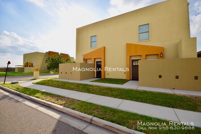 Building Photo - Latitude 360