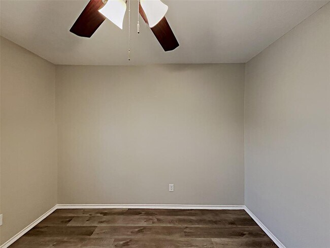 Building Photo - 1317 Basswood Ln