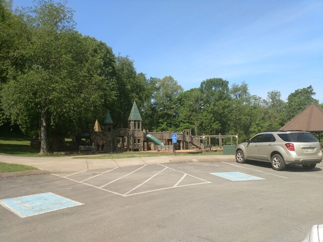 Building Photo - 208 5th Ave W