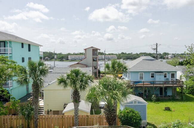 Foto del edificio - 1013 Carolina Beach Ave N
