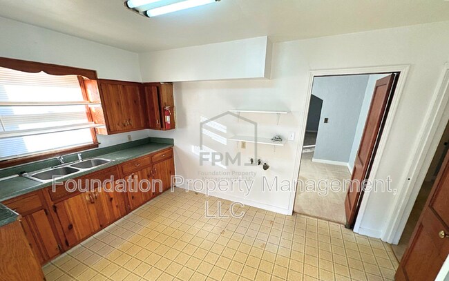 Foto del edificio - 8746 Greenhill Rd