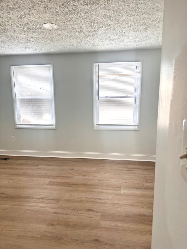 Building Photo - 4 Avonshire Ct