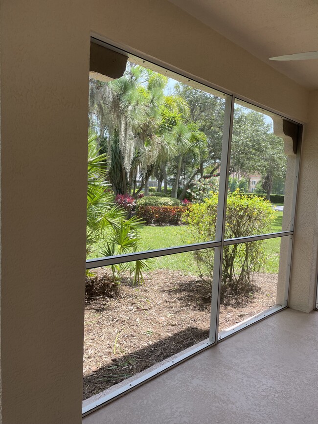 Building Photo - 4264 Central Sarasota Pky